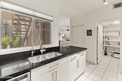 11333 N 92nd St Unit 1021-26 kitchen