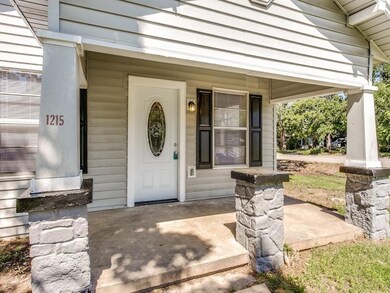 1215 N Elm St, Weatherford, TX 76086 - photo 3