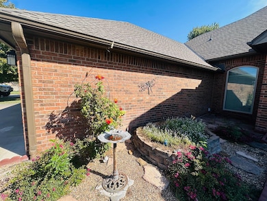 2301 Mt Vernon Rd, Enid, OK 73703 - photo 3