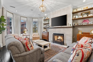 unlisted-address, Chicago, IL 60657 - photo 3