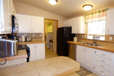 8414 McNiece Dr SE, Yelm, WA 98597 - photo 6