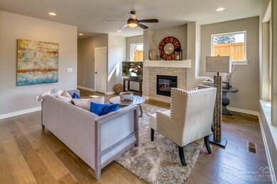 3665 SW Coyote Ln, Redmond, OR 97756 - photo 7