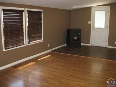 614 Main St, Maple Hill, KS 66507 - photo 3