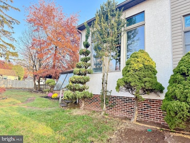 903 Hale St, Pottstown, PA 19464 - photo 4