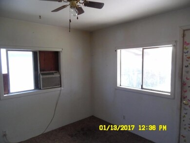 307 SE M St, Grants Pass, OR 97526 - photo 5