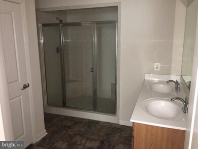 904 Hall Station Dr unit 103, Bowie, MD 20721 - photo 2