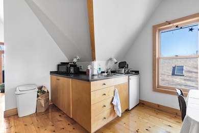 1138 E Hamilton St unit 1140, Milwaukee, WI 53202 - photo 5