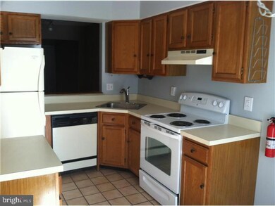 16 N Maple St, Woodbury, NJ 08096 - photo 2