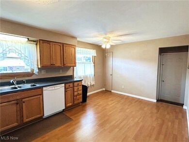 208 Alexander Ave, Follansbee, WV 26037 - photo 5