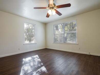 612 W 5th St, Bonham, TX 75418 - photo 7