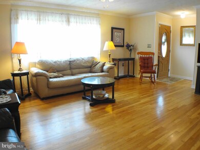 438 Henryton S, Laurel, MD 20724 - photo 2