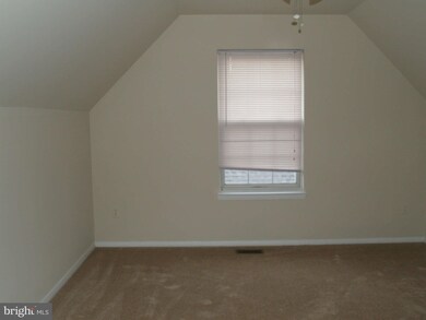 9750 Pleasant Gate Ln, Potomac, MD 20854 - photo 7