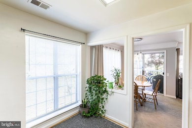 9244 Cardinal Forest Ln unit 201, Lorton, VA 22079 - photo 6