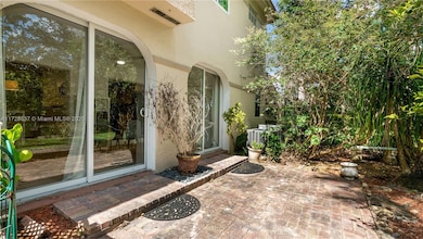 Private Spacious Outdoor Garden Area