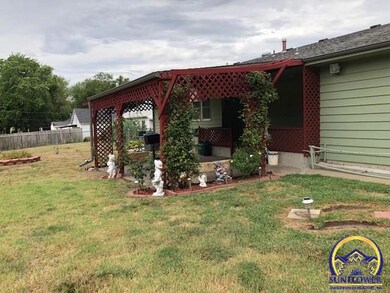 2505 SW 22nd St, Topeka, KS 66611 - photo 6