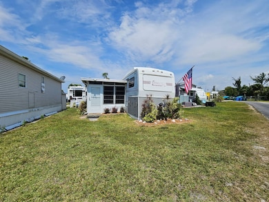 15175 Stringfellow Rd unit 137, Bokeelia, FL 33922 - photo 3