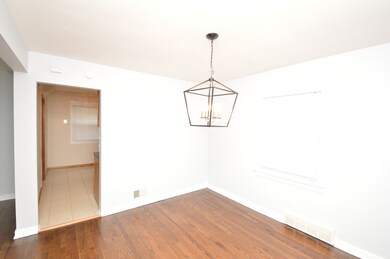 744 Norfolk Ave, Westchester, IL 60154 - photo 5