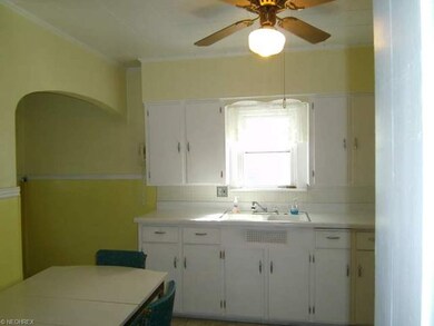 Sunny and Bright Eat-In Kitchen with Great Ceiling