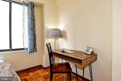 General Scott Apartments unit 215, Washington, DC 20036 - photo 5