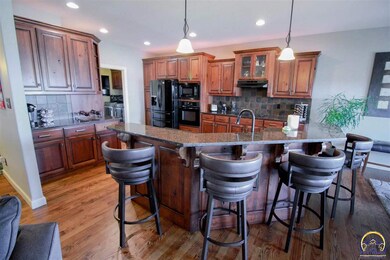 6320 SW 42nd Cir, Topeka, KS 66610 - photo 5