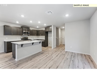 668 Merriott Ln, Woodburn, OR 97071 - photo 6