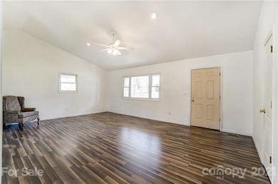 184 Dj Dr, Statesville, NC 28625 - photo 4