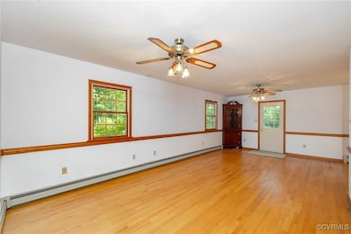 LARGE Living Room with 2 ceiling fans