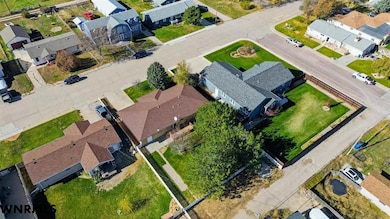 806 Avenue C, Minatare, NE 69356 - photo 4