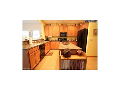 Kitchen w/maple cabinets, all appliances stay.