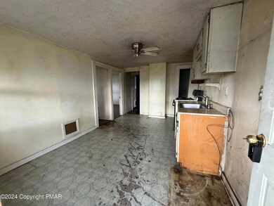 35 W South St, Nanticoke, PA 18634 - photo 7