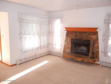 Family room FP