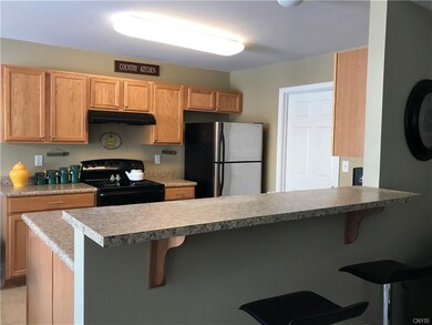 Convenient access to the Kitchen from Garage/Mudro