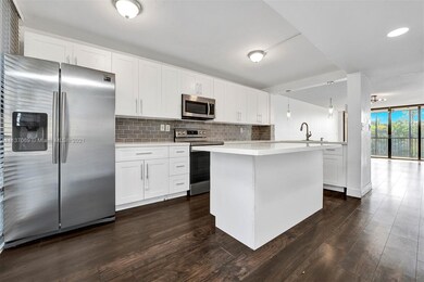 Kitchen/Entrance