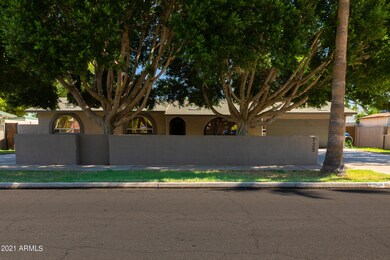 725_N_Grand_Front_4