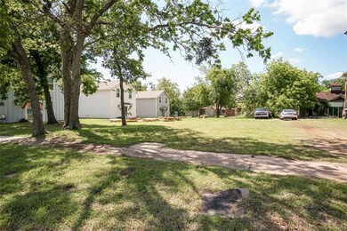 612 W Sears St, Denison, TX 75020 - photo 2