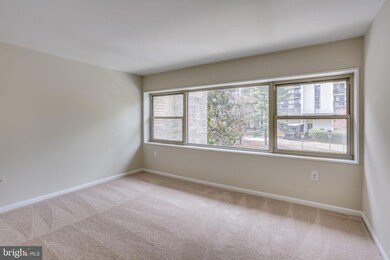 39 Canterbury Square unit 302, Alexandria, VA 22304 - photo 4
