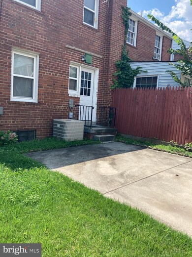 632 Emerson St NE, Washington, DC 20017 - photo 2