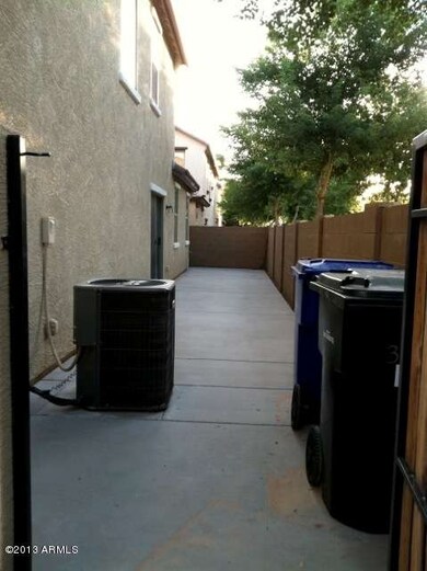 Santa Fe Side Yard