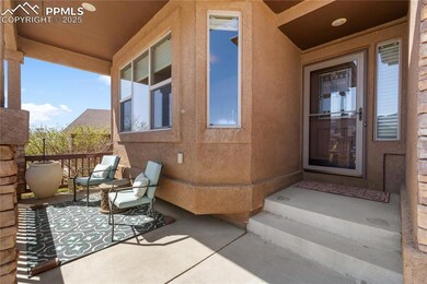 Covered front porch!