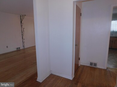 2179 Clover Dr, Broomall, PA 19008 - photo 3