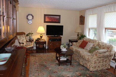 105 Cadwell Rd, Pittsfield, MA 01201 - photo 3