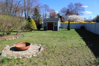 172 Weymouth Rd, Enfield, CT 06082 - photo 6