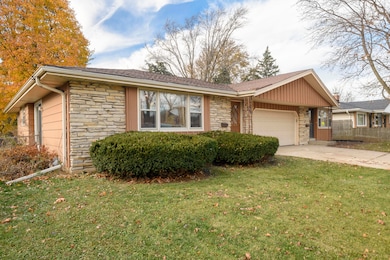 1522 Pewaukee Rd, Waukesha, WI 53188 - photo 2