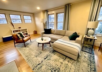 72 Beaconsfield Rd unit upper, Brookline, MA 02445 - photo 3