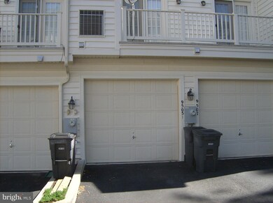 9505 Walker Way unit 9505, Manassas Park, VA 20111 - photo 6