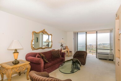 Living Room 707