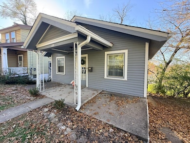 2911 Maisel Dr, Cincinnati, OH 45220 - photo 2