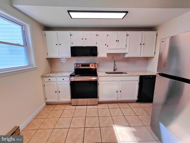 316 E 11th Ave, Ranson, WV 25438 - photo 2