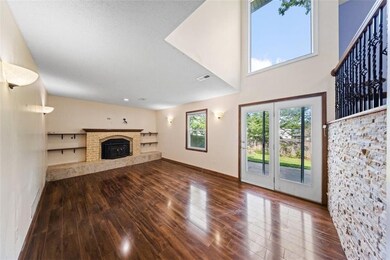 10052 Rosehill Rd, Lenexa, KS 66215 - photo 5