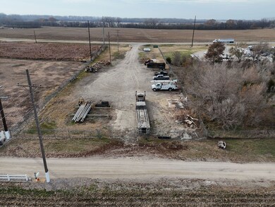 417 S 6th St, Clay Center, KS 67432 - photo 3